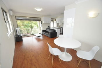 Balmain 2 Mont Furnished Apartment - Accommodation Gold Coast 13