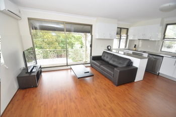 Balmain 2 Mont Furnished Apartment - Accommodation Gold Coast 15