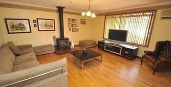 Castle Hill 60A Gil Furnished Apartment - Accommodation Gold Coast 2