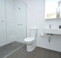 Neutral Bay 4 Young Furnished Apartment - Gold Coast 4U