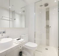 Melbourne Fully Self Contained Modern 1 Bed Apartment 4505A - Accommodation Gold Coast