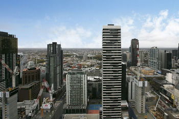 Melbourne Fully Self Contained Modern 1 Bed Apartment 4505A - Accommodation Gold Coast 1