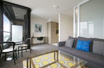 Melbourne Fully Self Contained Modern 1 Bed Apartment 4505A - Accommodation Gold Coast 4
