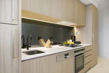 Melbourne Fully Self Contained Modern 1 Bed Apartment 4505A - Accommodation Gold Coast 5
