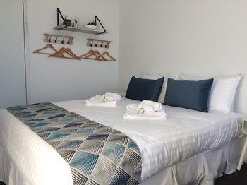 Newcastle Accommodation Tighes Hill - Accommodation Gold Coast 2