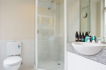 1 Exhibition Apartment Hotel - Accommodation Gold Coast 0