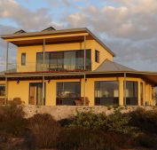 Dolphin Holiday House - Accommodation Gold Coast