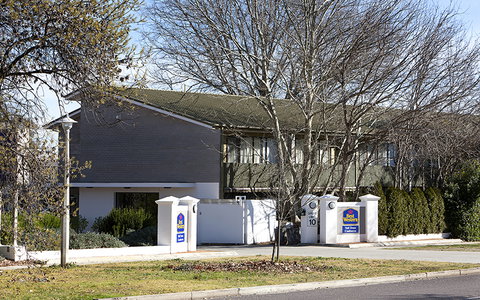 BEST WESTERN Tall Trees Canberra - Accommodation Gold Coast 0