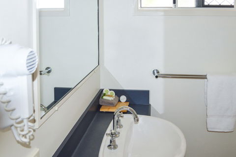 BEST WESTERN Boulevard Lodge - Accommodation Gold Coast 11