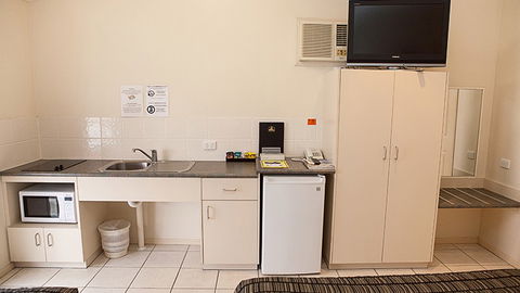 BEST WESTERN Caboolture Central Motor Inn - Accommodation Gold Coast 0