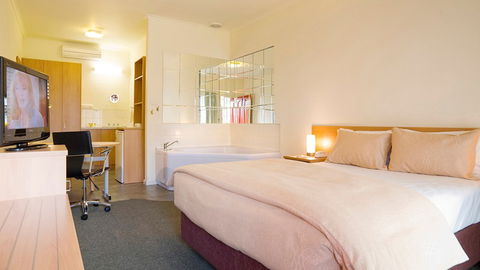 BEST WESTERN Airport Motel And Convention Centre - Accommodation Gold Coast 1
