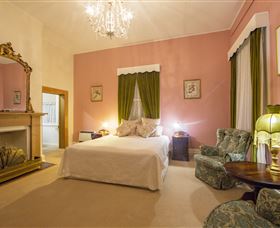 Racecourse Inn - The - Accommodation Gold Coast 3