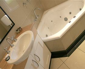 Graham Apartments - Accommodation Gold Coast 4