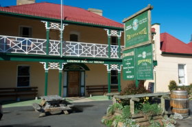 Castle Hotel - Accommodation Gold Coast 0