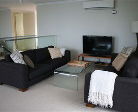 Hidden Bay Holiday Home - 1 Gold Coast 1