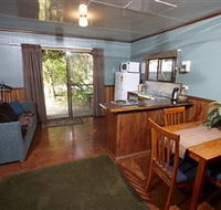 Crayfish Creek Van and Cabin Park and Spa Treehouse - Accommodation Gold Coast