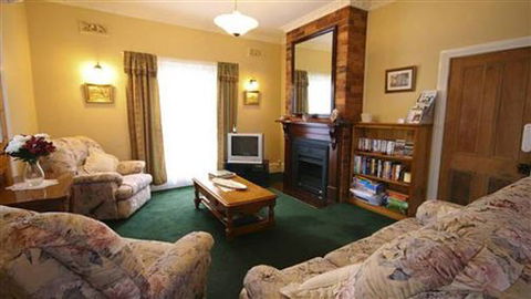 Airleigh-Rose Cottage - Accommodation Gold Coast 2