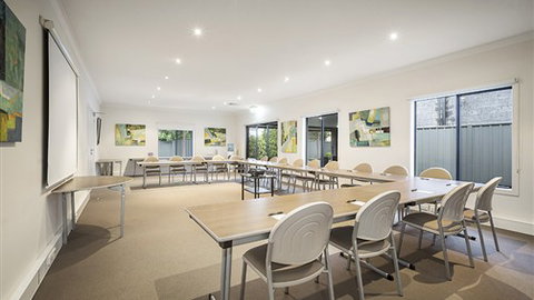 Quest Sale Serviced Apartments - Accommodation Gold Coast 3