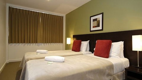 Dolphin Apartments - Accommodation Gold Coast 1