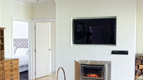 GG's By The River - 1 Gold Coast 3