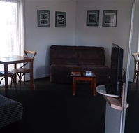 Budget On The Lake - Accommodation Gold Coast