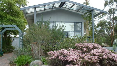 Blue Waters Cottages For Two - Accommodation Gold Coast 0