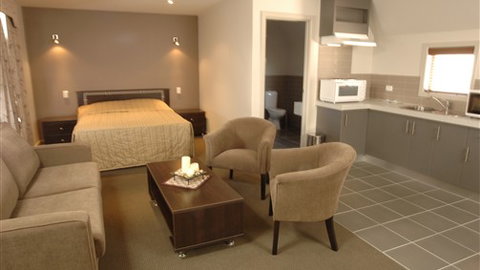 Seymours On Lydiard - Accommodation Gold Coast 0