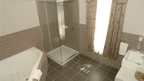 Seymours On Lydiard - Accommodation Gold Coast 2