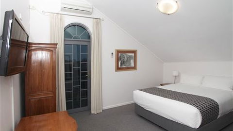 Quality Inn & Suites The Menzies - Accommodation Gold Coast 2