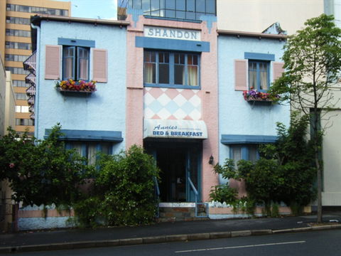 Annie's Shandon Inn - Accommodation Gold Coast 0