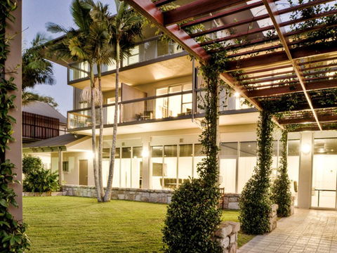 Mercure Clear Mountain Lodge Spa And Vineyard - Gold Coast 4U 1