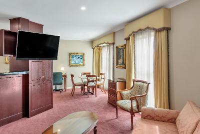 Canterbury International Hotel - Gold Coast 4U 11
