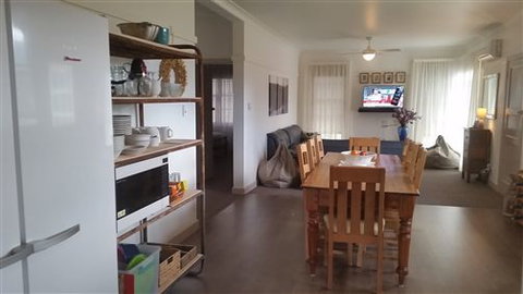 Lakeside Vista Holiday House - Accommodation Gold Coast 0