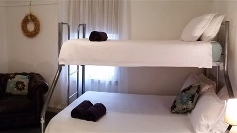 Lakeside Vista Holiday House - Accommodation Gold Coast 3