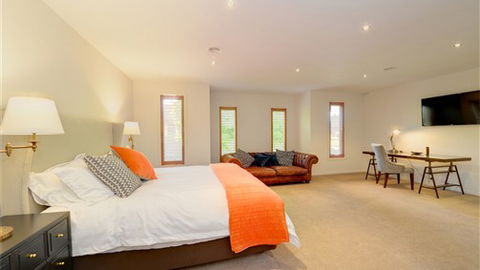 Newington Lake House - Accommodation Gold Coast 0
