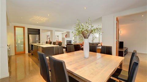 Newington Lake House - Accommodation Gold Coast 2