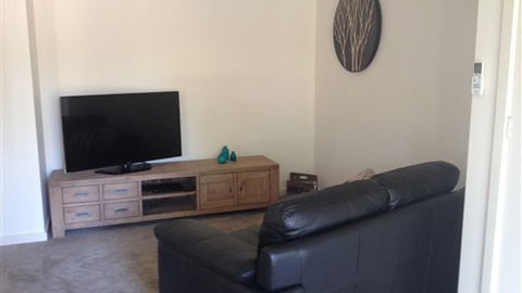 Waterview - Stoneleigh At Yarra - Accommodation Gold Coast 3