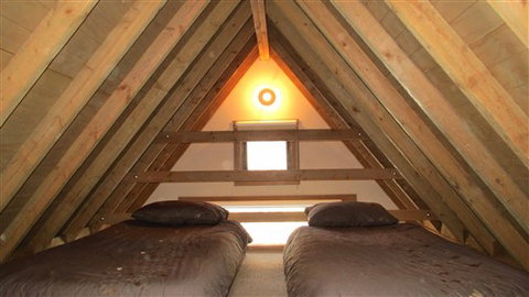 Wallace's - Crystal Creek Chalet 1 - Accommodation Gold Coast 5