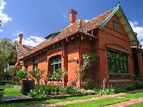 Buxton Manor - George Lowe Esquire Apartment - 1 Gold Coast 0