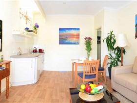 Canberra ACT Accommodation Gold Coast