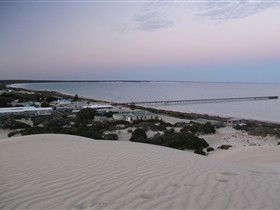 Fowlers Bay Caravan Park - Gold Coast 4U 0