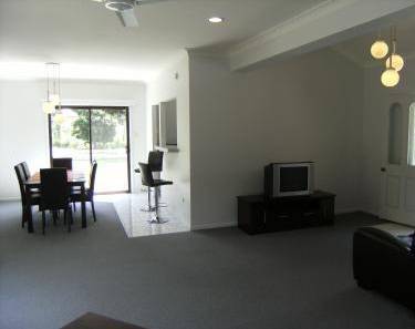 A Beach 'N Reef Motel - Accommodation Gold Coast 0