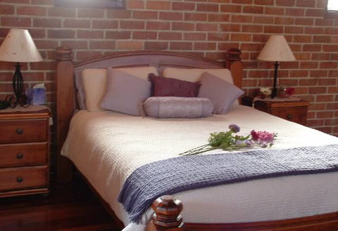 Bell Chapel B & B - Accommodation Gold Coast 0