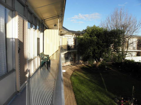 Capri Lodge Apartments - Accommodation Gold Coast 4