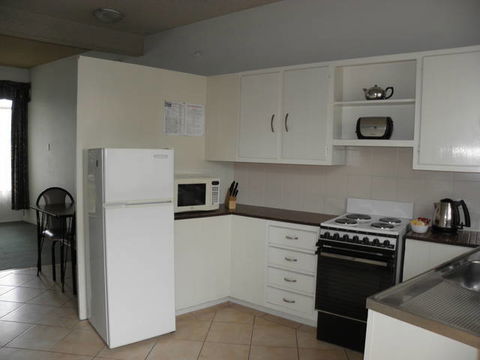 Capri Lodge Apartments - Accommodation Gold Coast 8