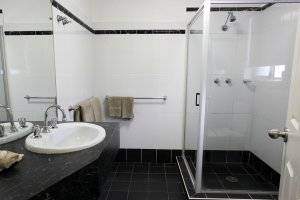 Cattleman's Apartments - Accommodation Gold Coast 1