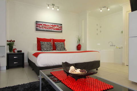 Charm City Motel - Accommodation Gold Coast 0