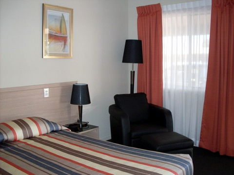 Cobar Central Motor Inn - Gold Coast 4U 1