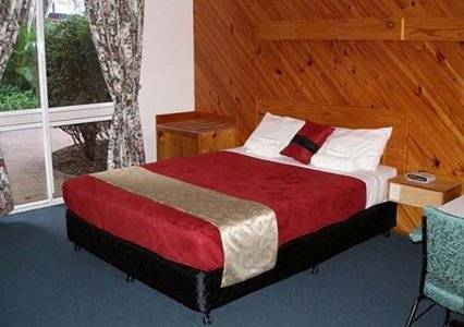 Comfort Inn Bert Hinkler - Accommodation Gold Coast 0