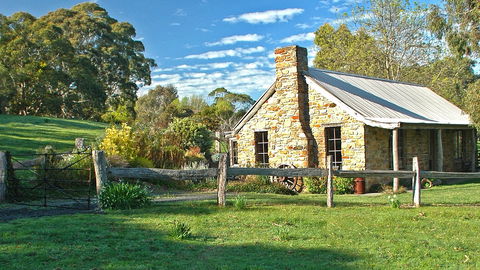 Adelaide Hills Country Cottages - Gum Tree Cottage - 1 Gold Coast 3